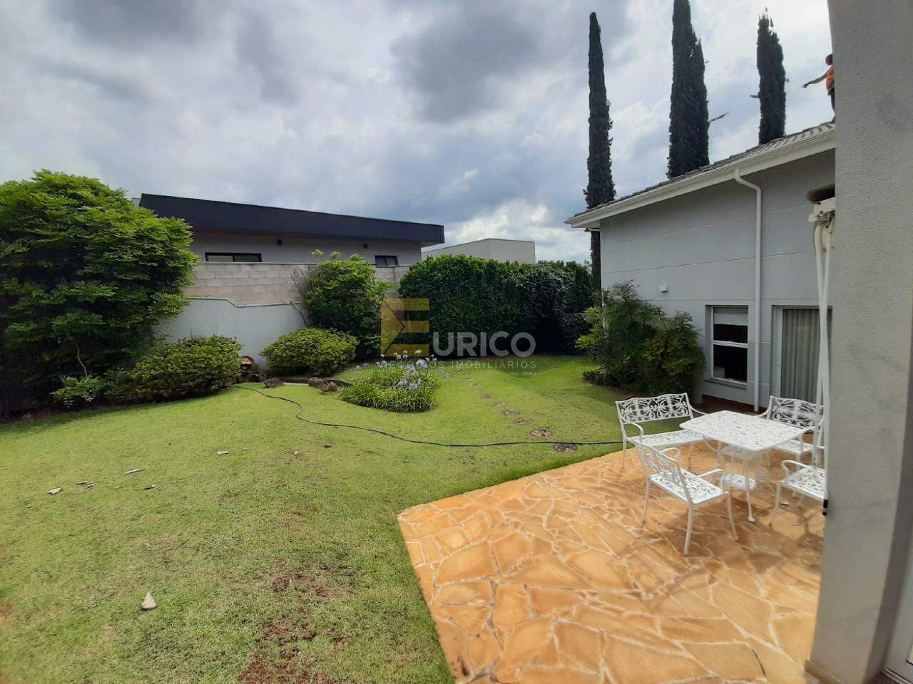 Casa em condomínio à venda no Condomínio Portal do Lago em Valinhos/SP: 