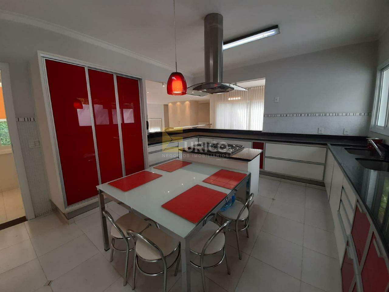 Casa em condomínio à venda no Condomínio Portal do Lago em Valinhos/SP: 