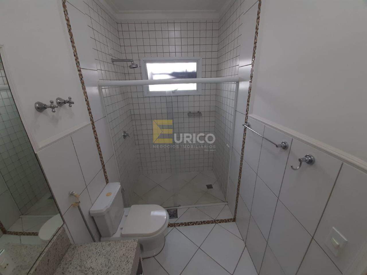 Casa em condomínio à venda no Condomínio Portal do Lago em Valinhos/SP: 