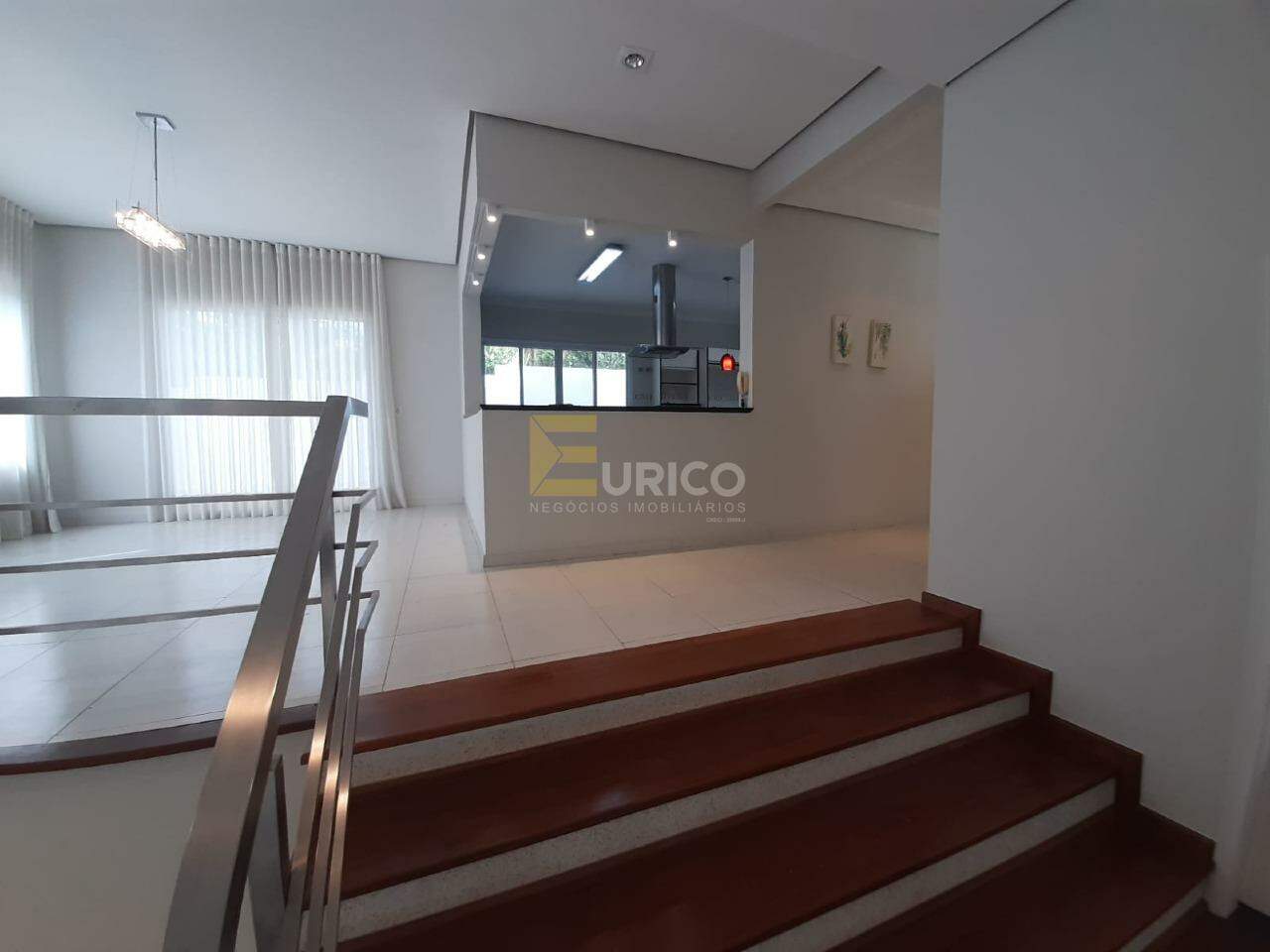 Casa em condomínio à venda no Condomínio Portal do Lago em Valinhos/SP: 