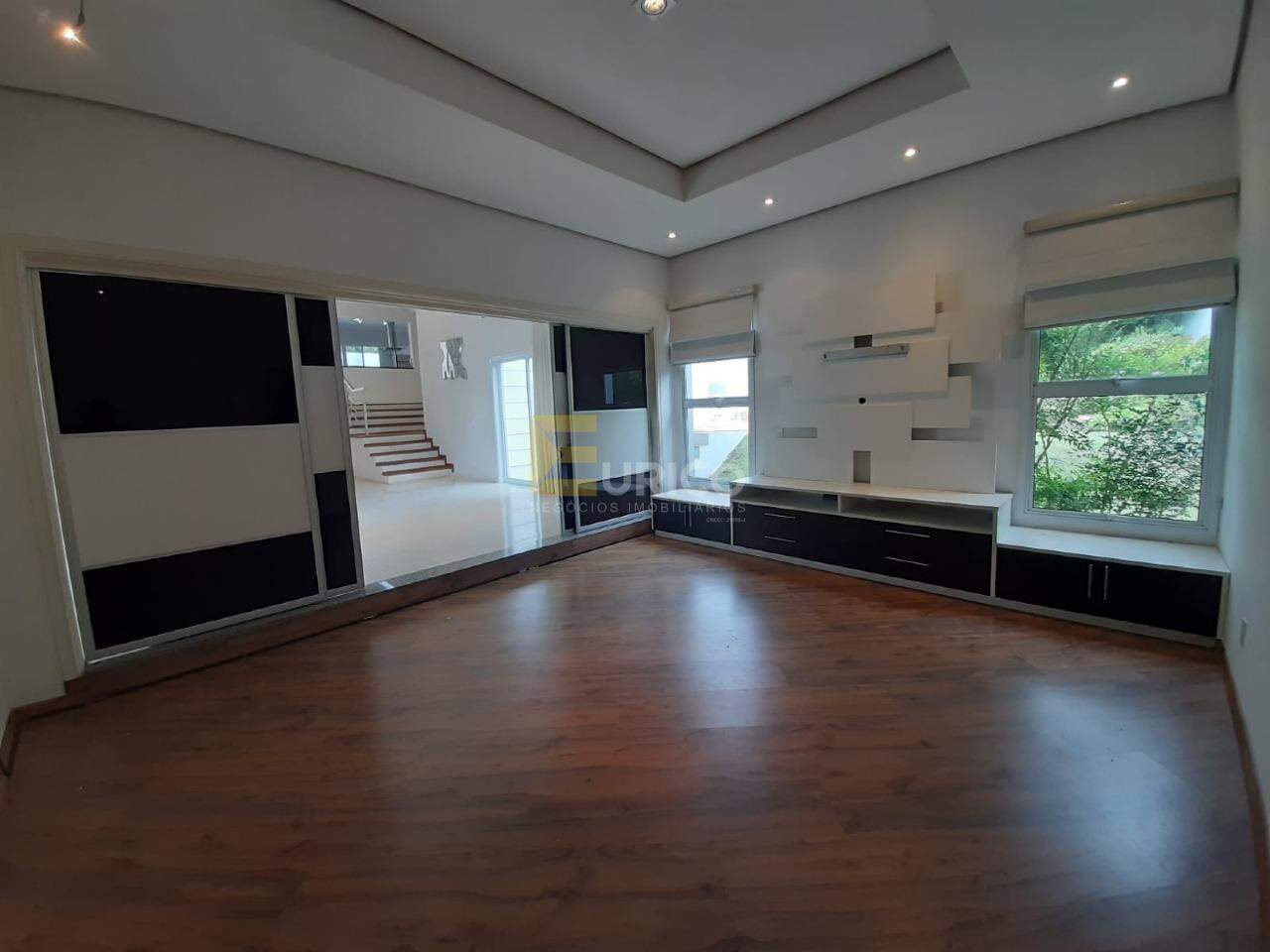 Casa em condomínio à venda no Condomínio Portal do Lago em Valinhos/SP: 