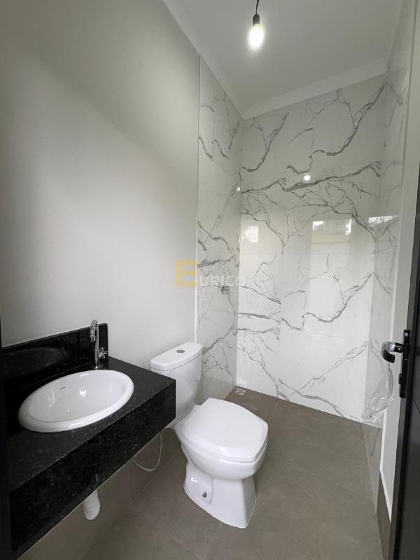 Casa à venda no Bosque em Vinhedo/SP: WC APOIO A ÁREA GOURMET