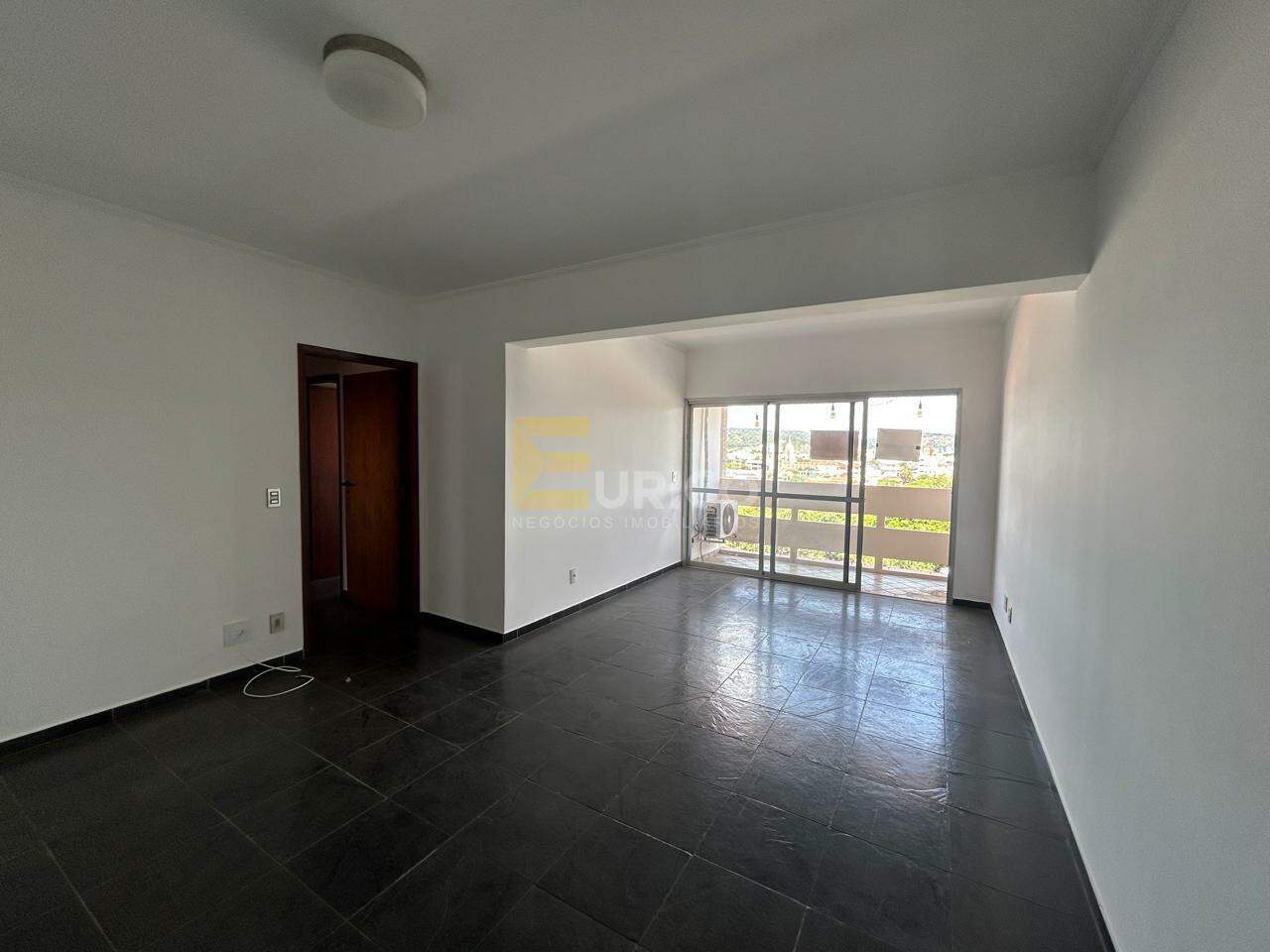 Apartamento à venda no Condomínio Residencial Bandeirantes em Valinhos/SP: 