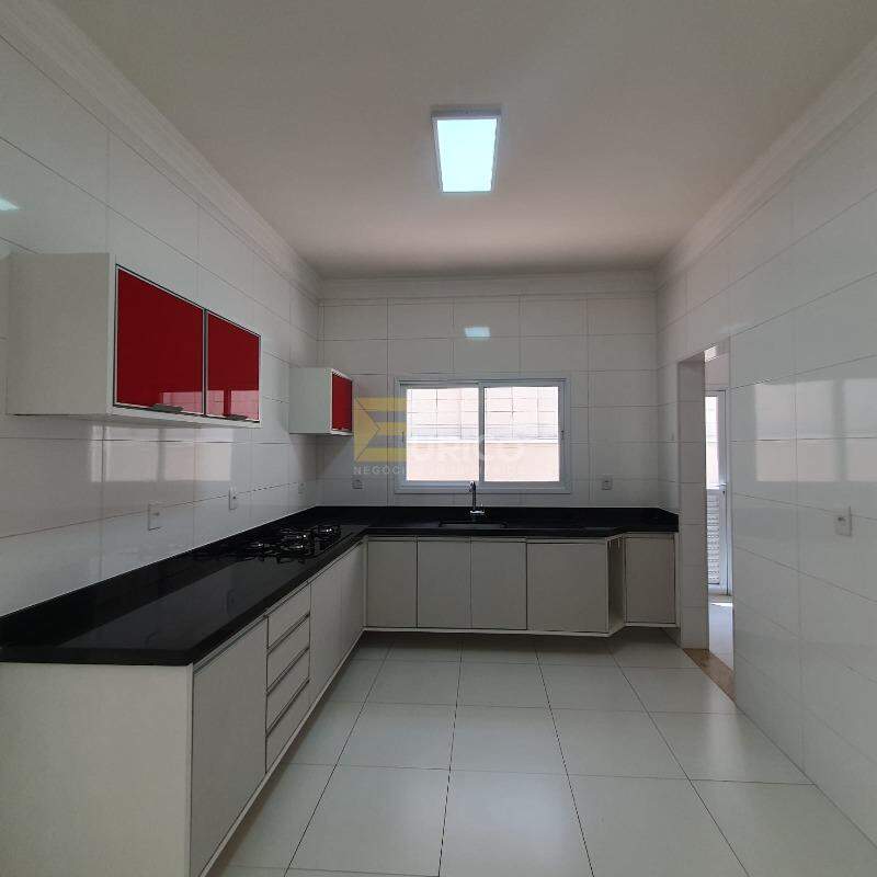Casa em condomínio à venda no Swiss Park em Campinas/SP: 