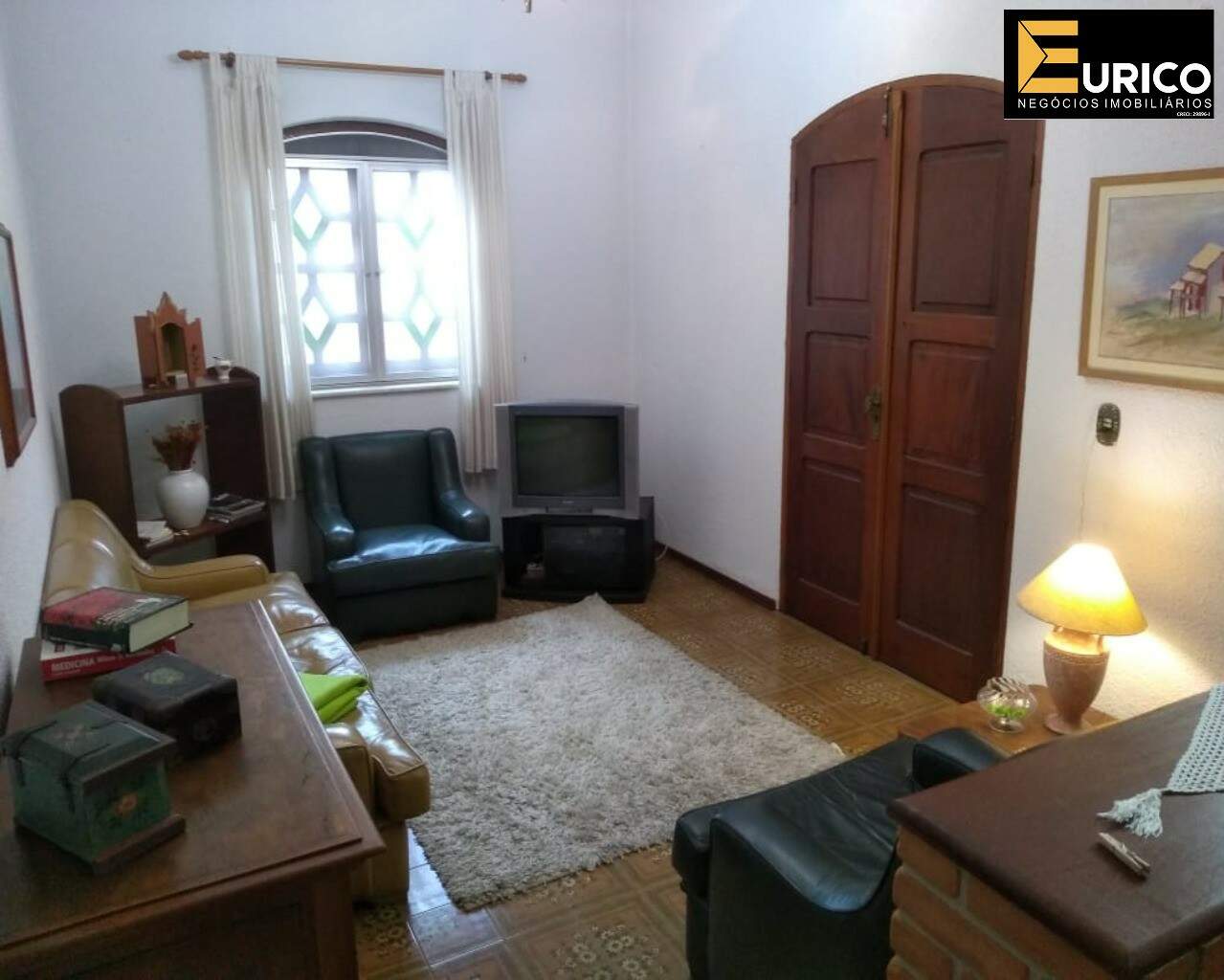 Casa à venda no Centro em Vinhedo/SP: Sala de estar