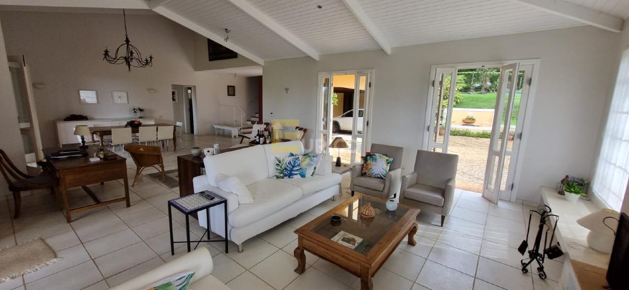 Casa em condomínio à venda no Condomínio Vale da Santa Fé em Vinhedo/SP: