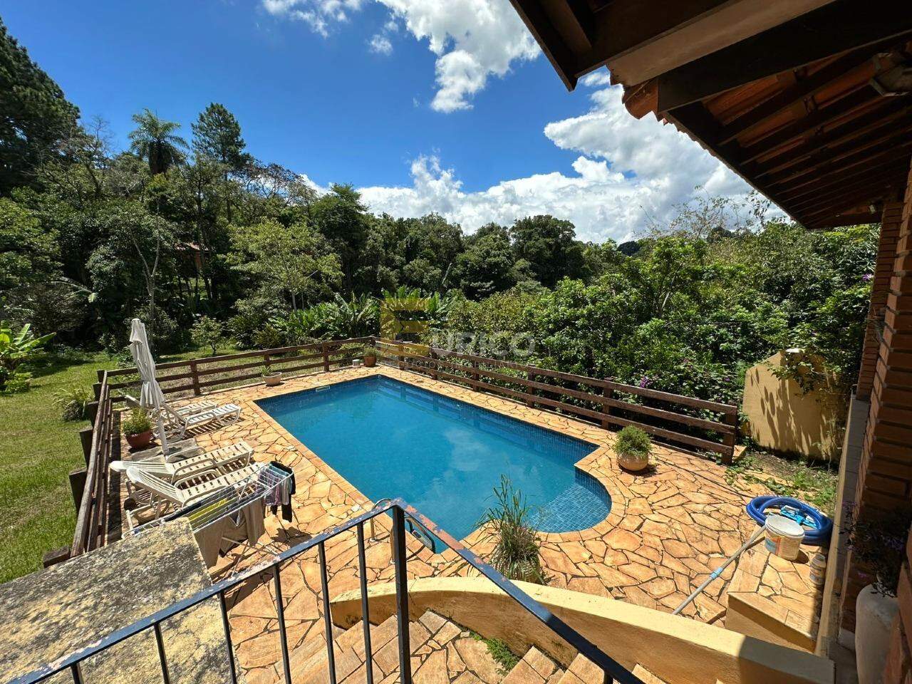 Casa em condomínio à venda no Condomínio Vale da Santa Fé em Vinhedo/SP: 