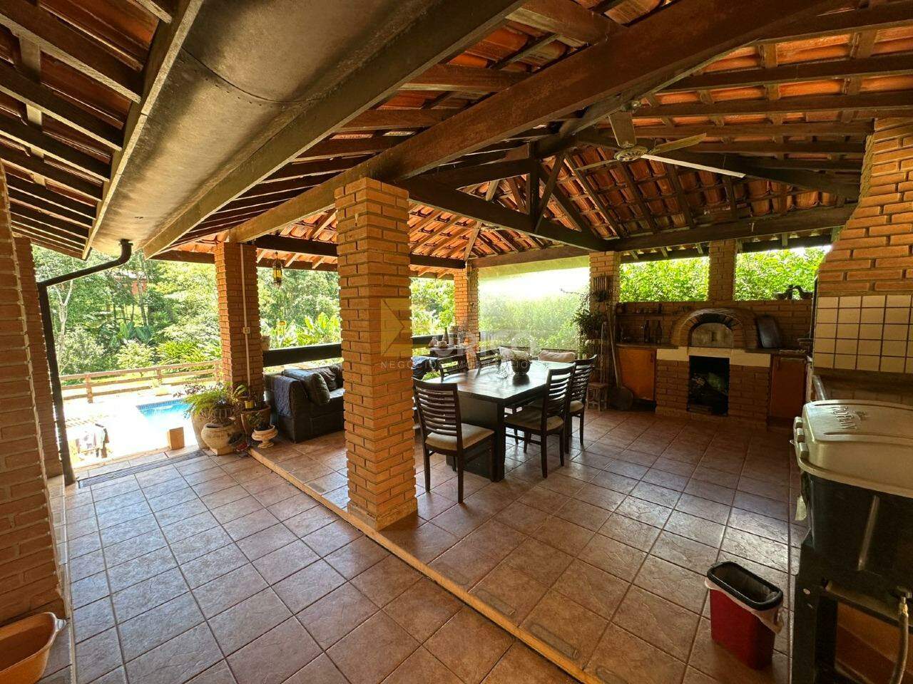 Casa em condomínio à venda no Condomínio Vale da Santa Fé em Vinhedo/SP: 