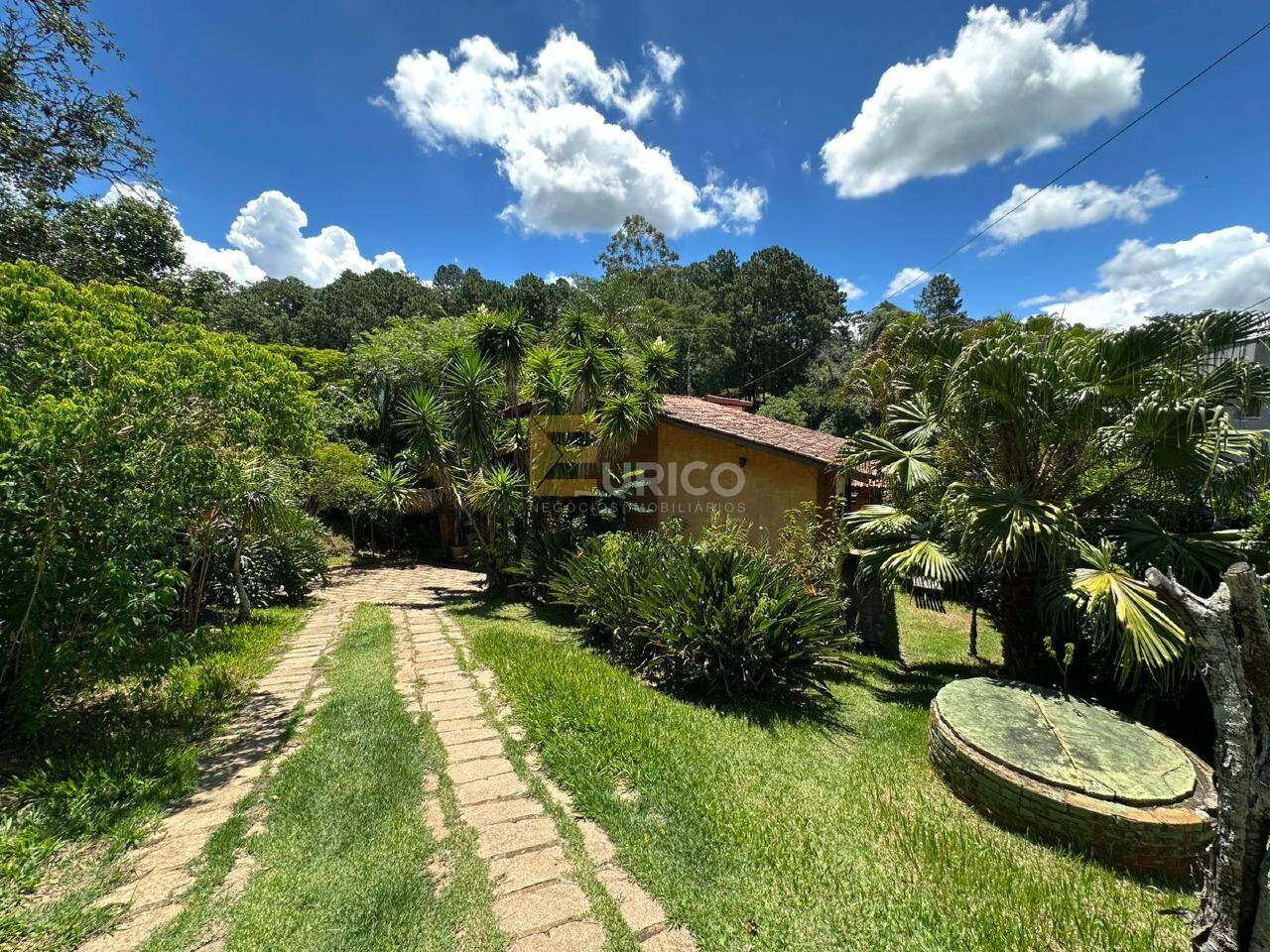 Casa em condomínio à venda no Condomínio Vale da Santa Fé em Vinhedo/SP: 