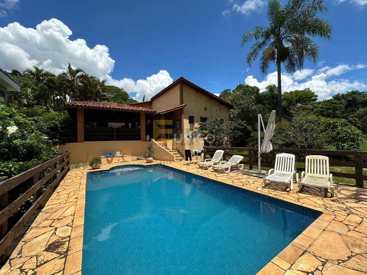 Casa em condomínio à venda no Condomínio Vale da Santa Fé em Vinhedo/SP: 