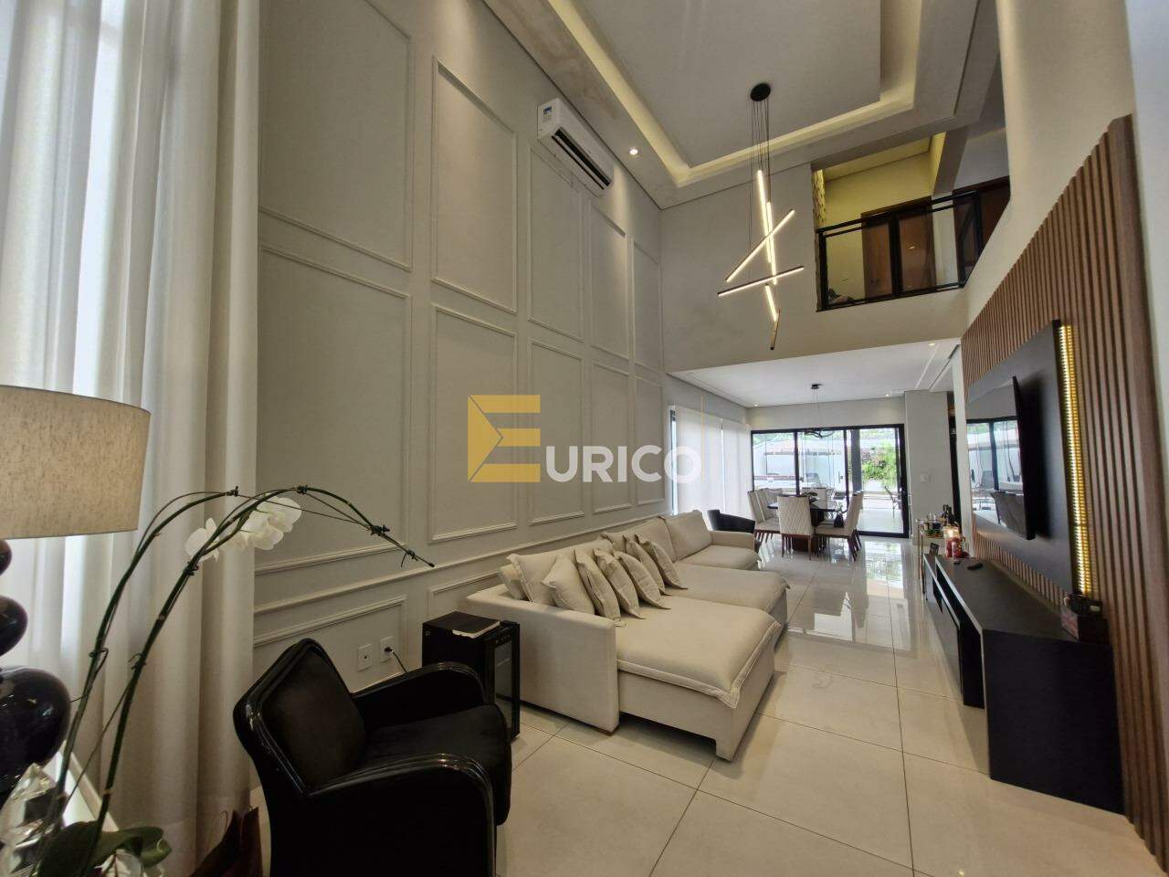 Casa em condomínio à venda no Jardim Celani em Salto/SP: 