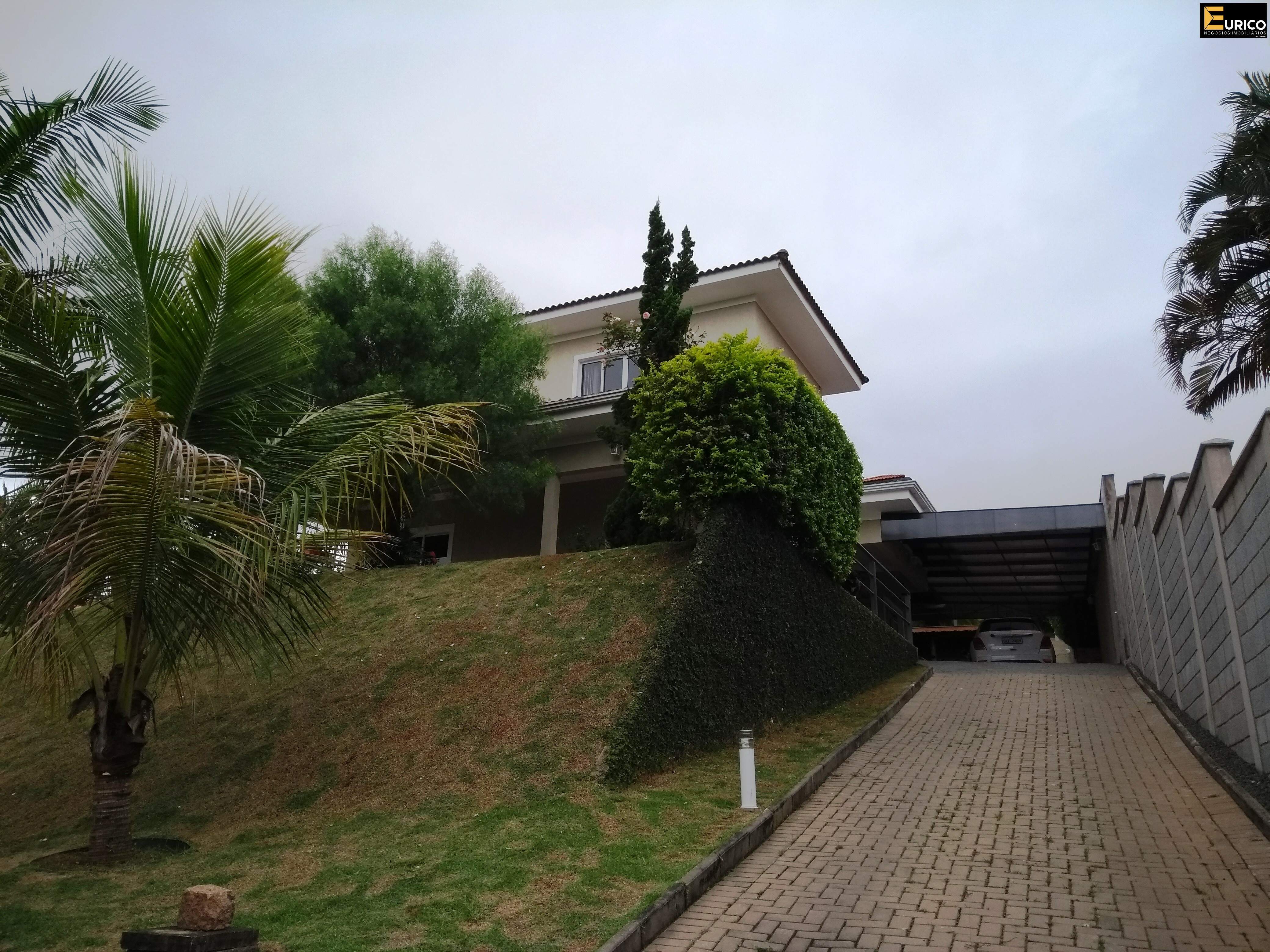 Casa em condomínio à venda no Condomínio Recanto Florido em Vinhedo/SP: Fachada da casa
