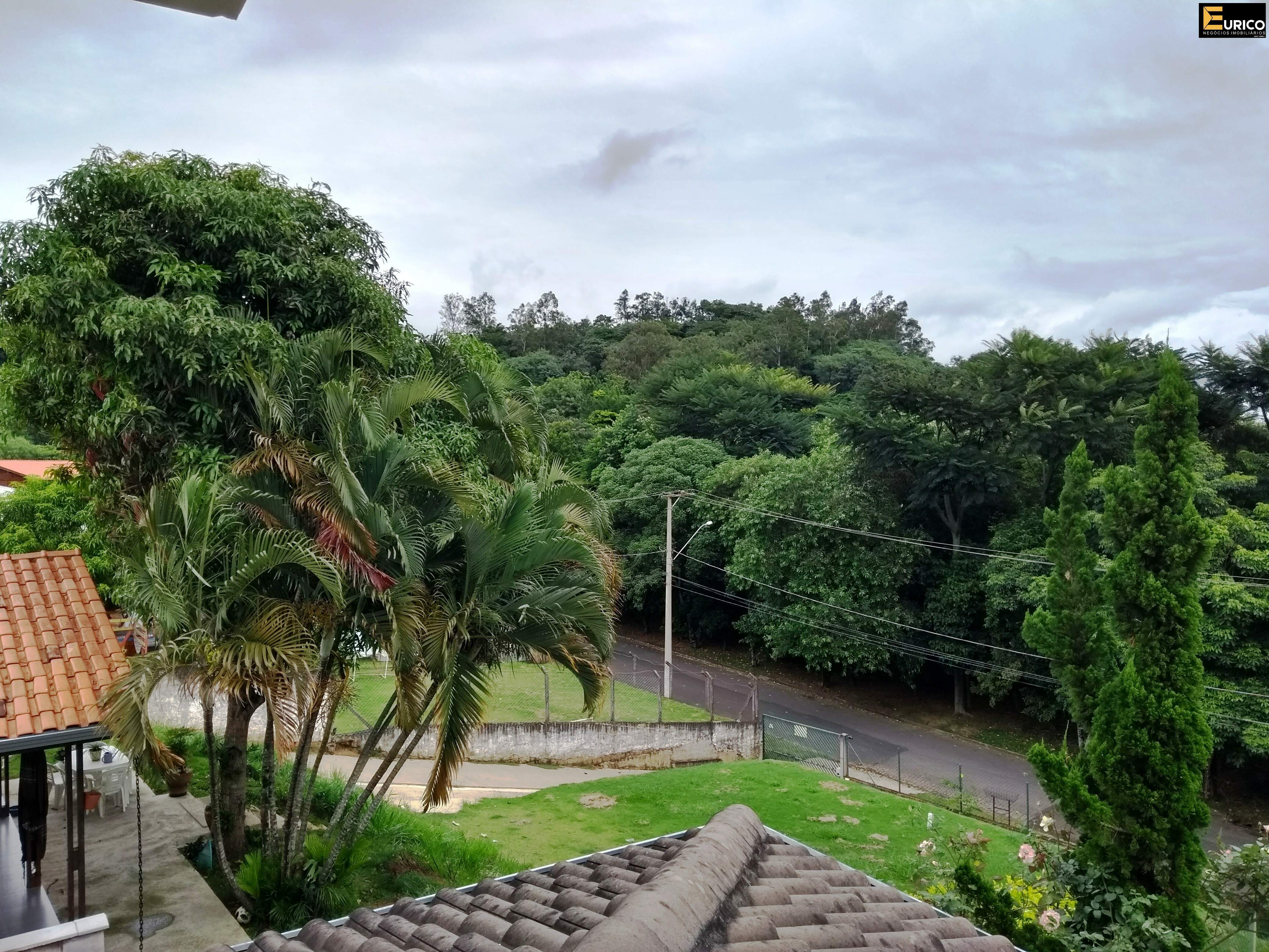 Casa em condomínio à venda no Condomínio Recanto Florido em Vinhedo/SP: Vista do andar superior