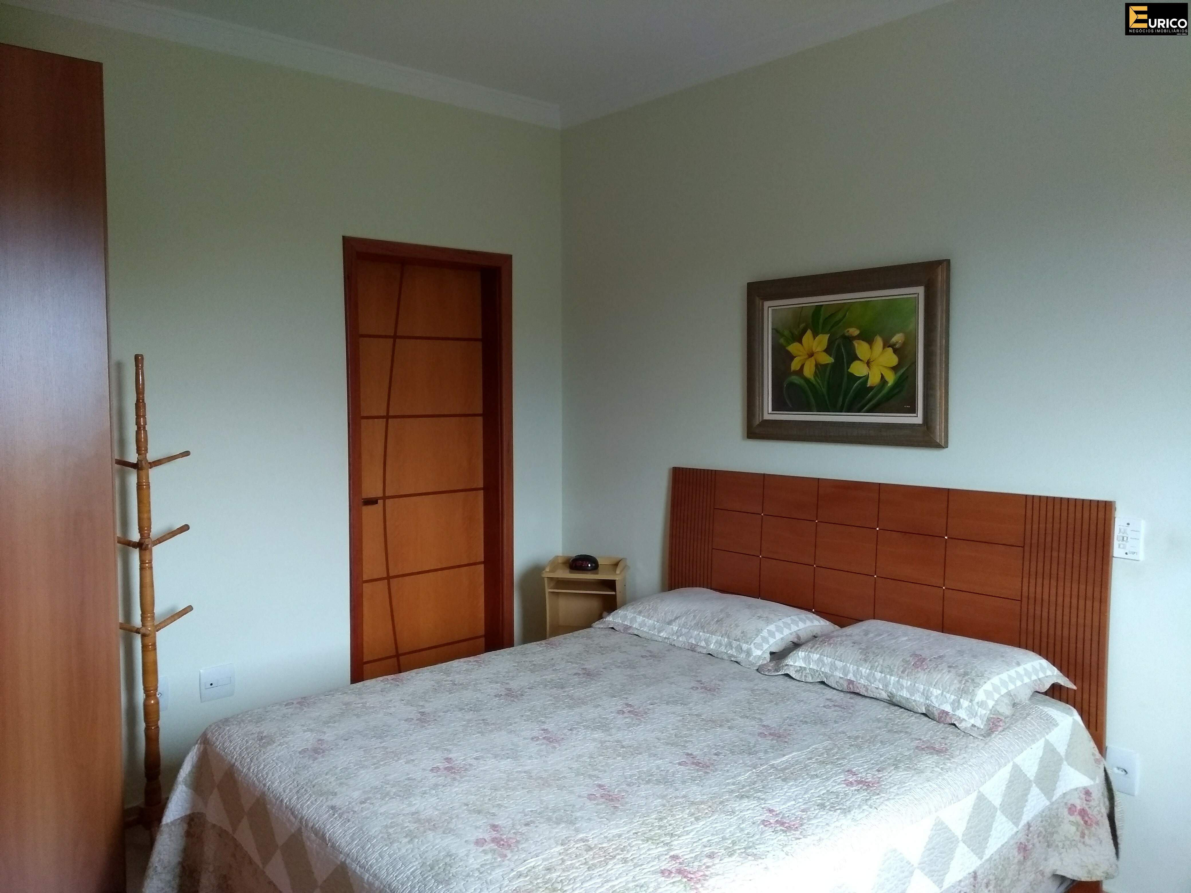 Casa em condomínio à venda no Condomínio Recanto Florido em Vinhedo/SP: Suíte