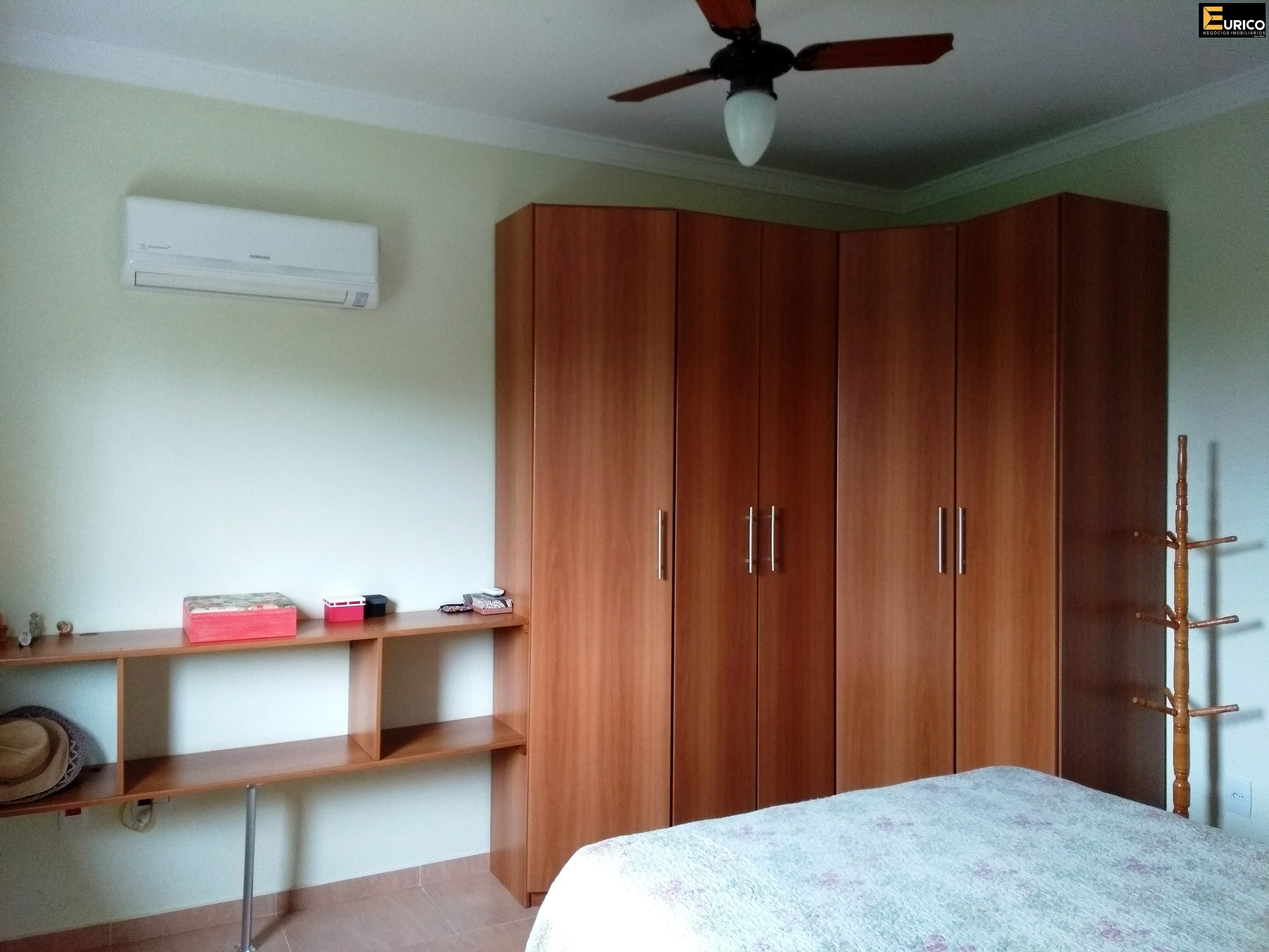Casa em condomínio à venda no Condomínio Recanto Florido em Vinhedo/SP: Suíte
