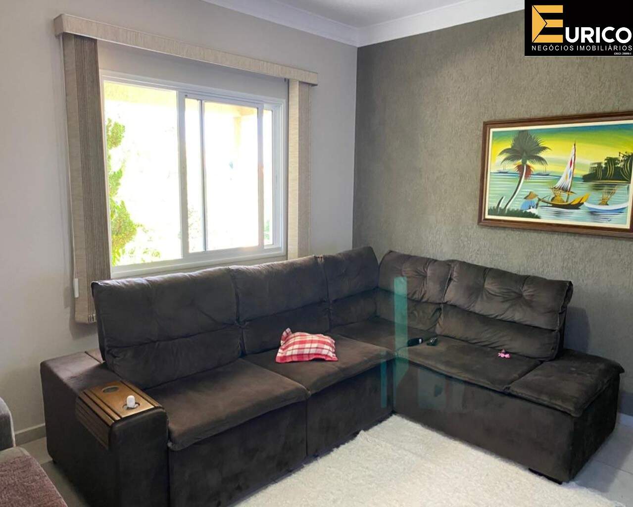Casa em condomínio à venda no Condomínio Recanto Florido em Vinhedo/SP: Sala de estar e TV