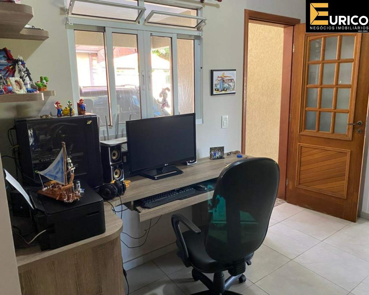 Casa em condomínio à venda no Condomínio Recanto Florido em Vinhedo/SP: Hall de entrada e escritório
