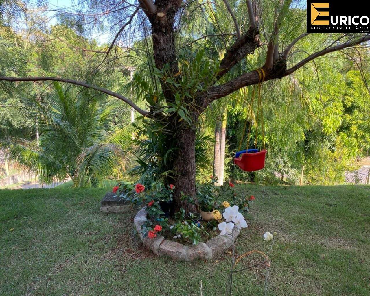 Casa em condomínio à venda no Condomínio Recanto Florido em Vinhedo/SP: Paisagismo