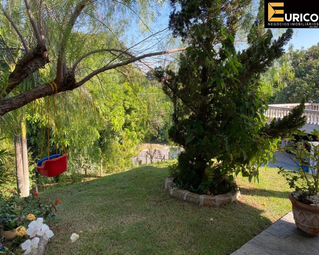 Casa em condomínio à venda no Condomínio Recanto Florido em Vinhedo/SP: Paisagismo