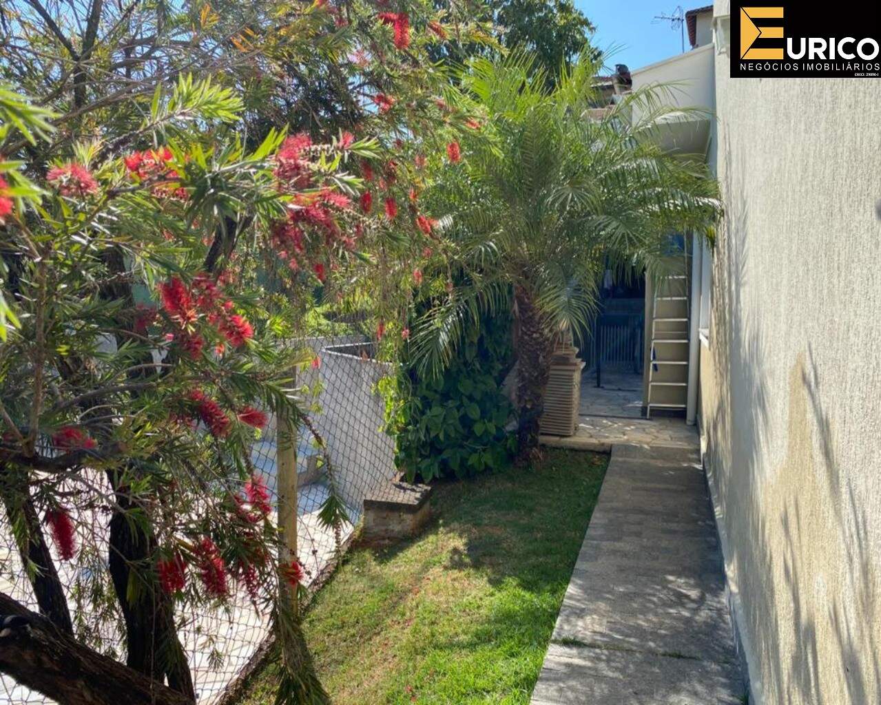 Casa em condomínio à venda no Condomínio Recanto Florido em Vinhedo/SP: Paisagismo
