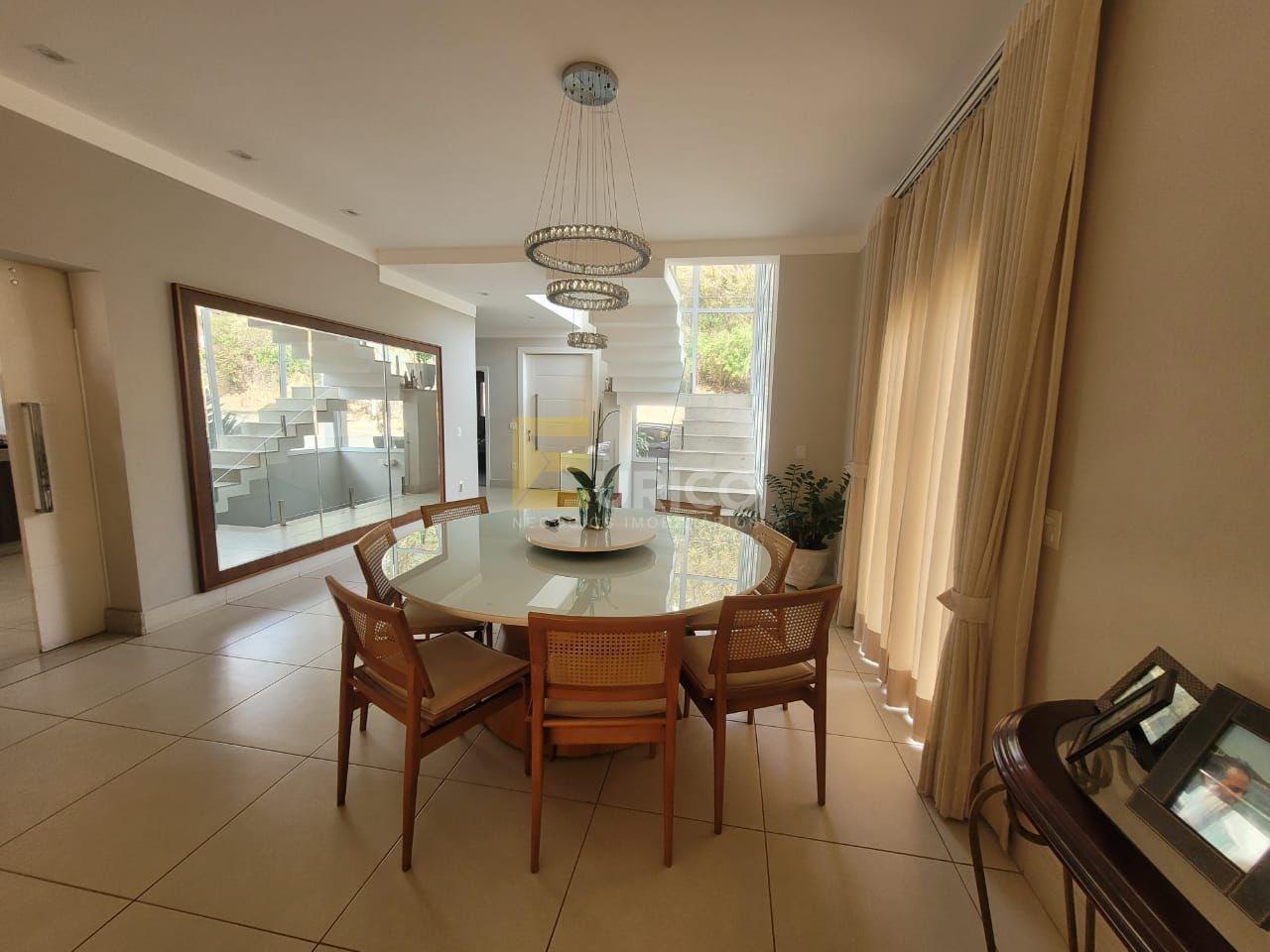 Casa em condomínio à venda no Condomínio Portal do Jequitibá em Valinhos/SP: 