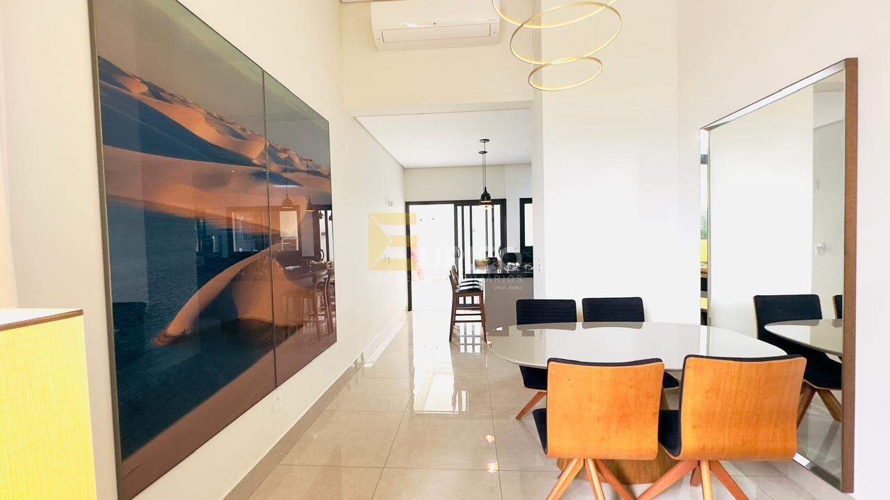 Casa em condomínio à venda no Condomínio Portal do Jequitibá em Valinhos/SP: 