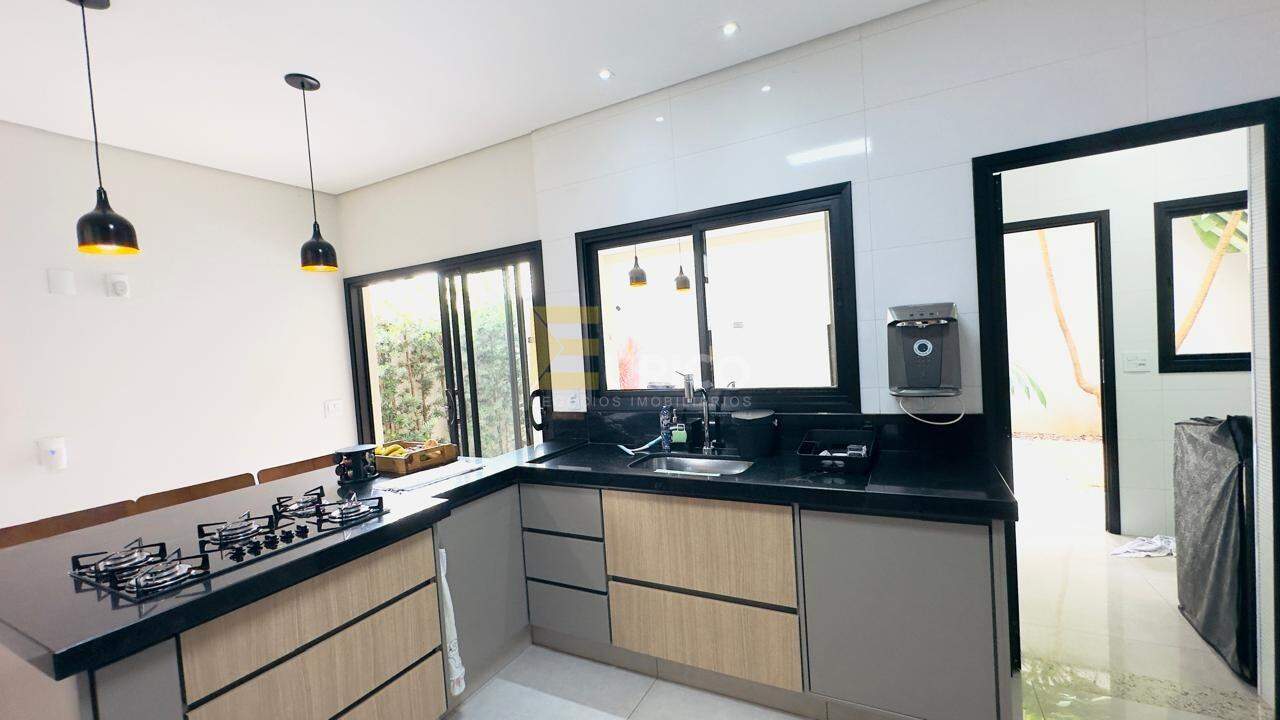 Casa em condomínio à venda no Condomínio Portal do Jequitibá em Valinhos/SP: 