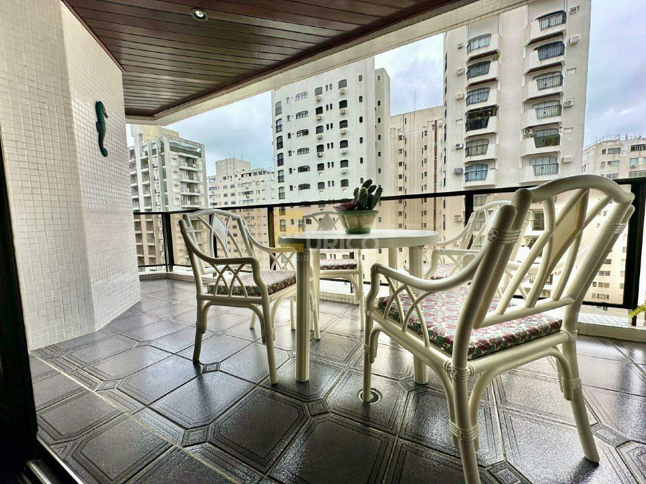 Apartamento à venda no PITANGUEIRAS em Guarujá/SP: 