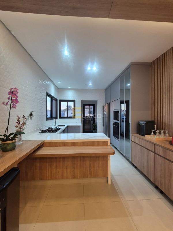 Casa em condomínio à venda no Condomínio Via Castelli em Louveira/SP: 