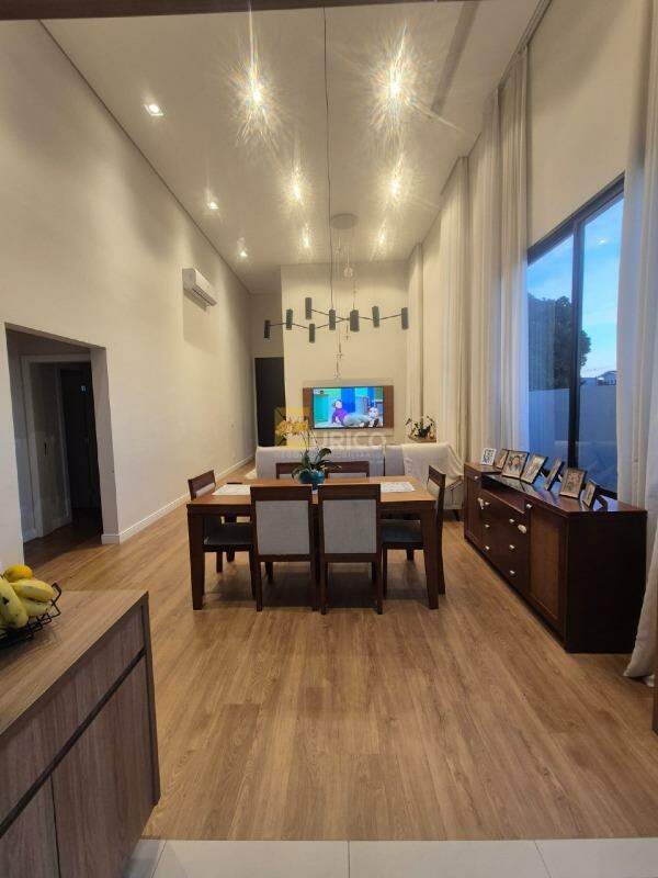 Casa em condomínio à venda no Condomínio Via Castelli em Louveira/SP: 