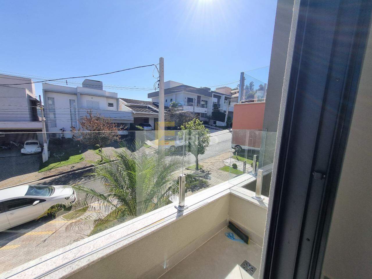 Casa em condomínio à venda no Condomínio Reserva da Mata em Vinhedo/SP: Varanda das suítes 