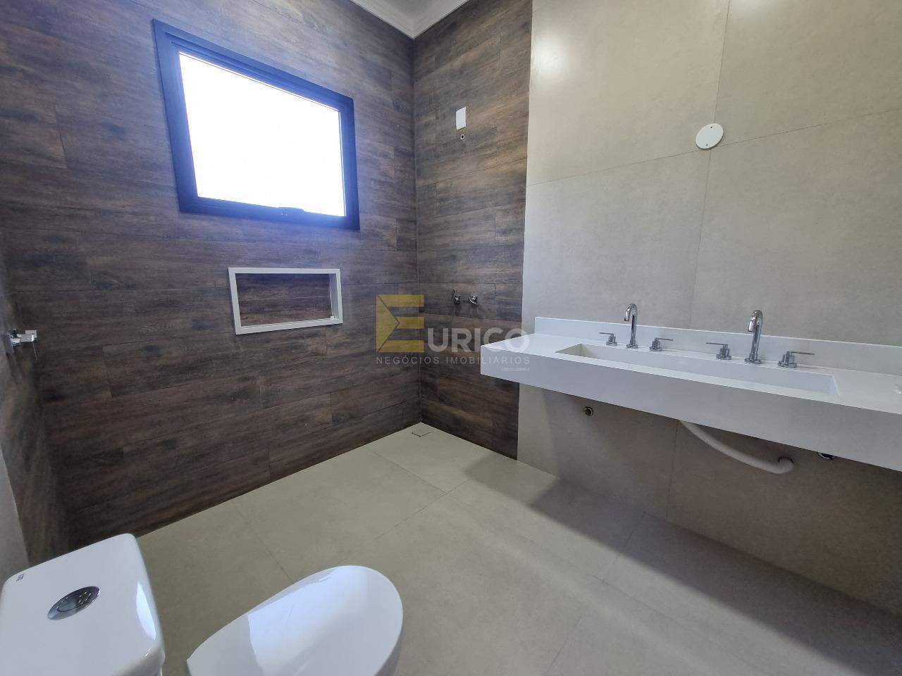 Casa em condomínio à venda no Condomínio Reserva da Mata em Vinhedo/SP: Banheiro suíte master