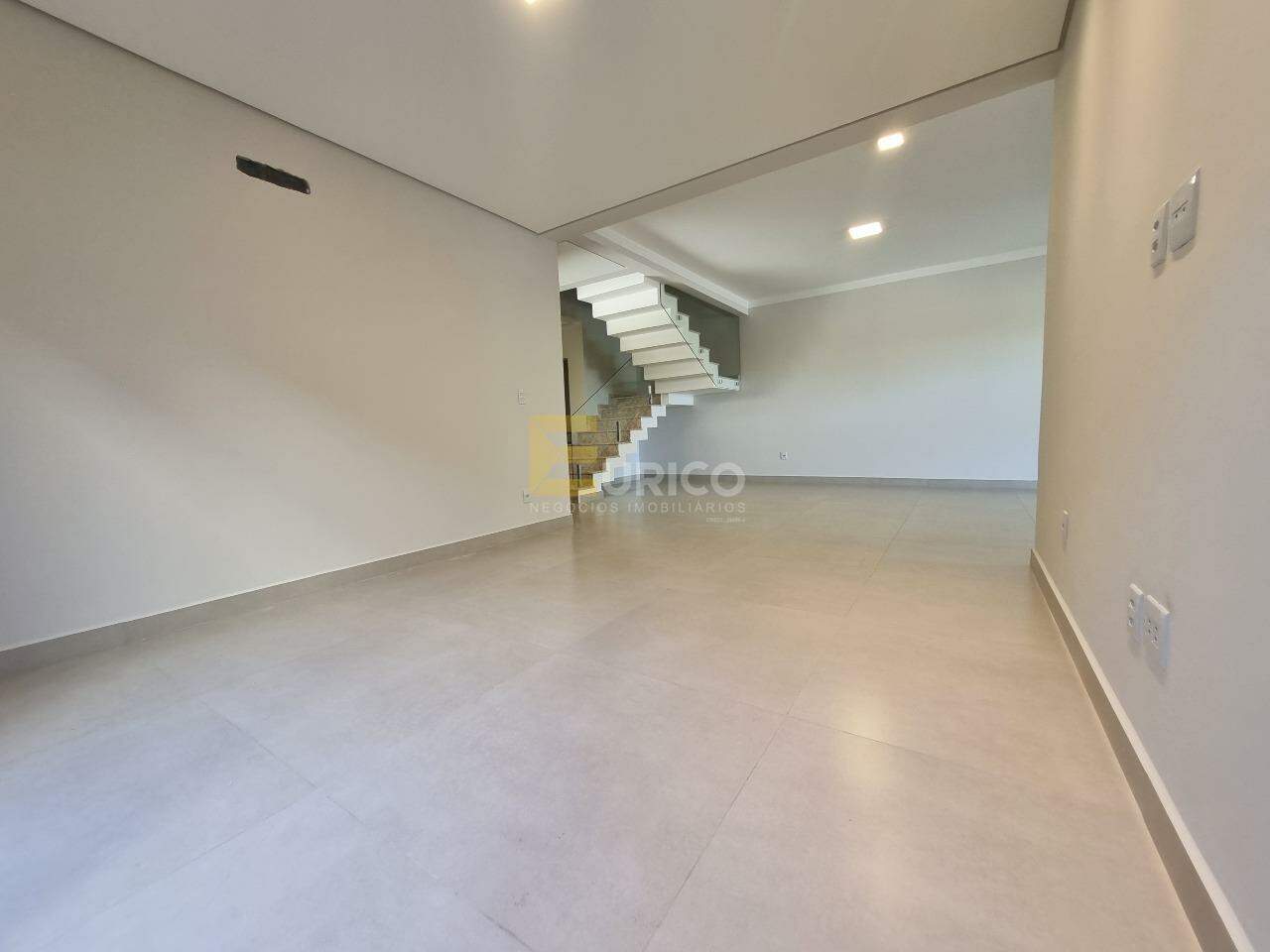 Casa em condomínio à venda no Condomínio Reserva da Mata em Vinhedo/SP: Sala de estar 