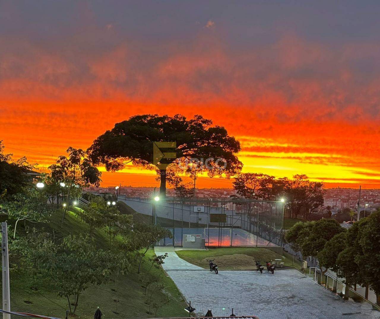 Casa em condomínio à venda no Condomínio Portal do Jequitibá em Valinhos/SP: 