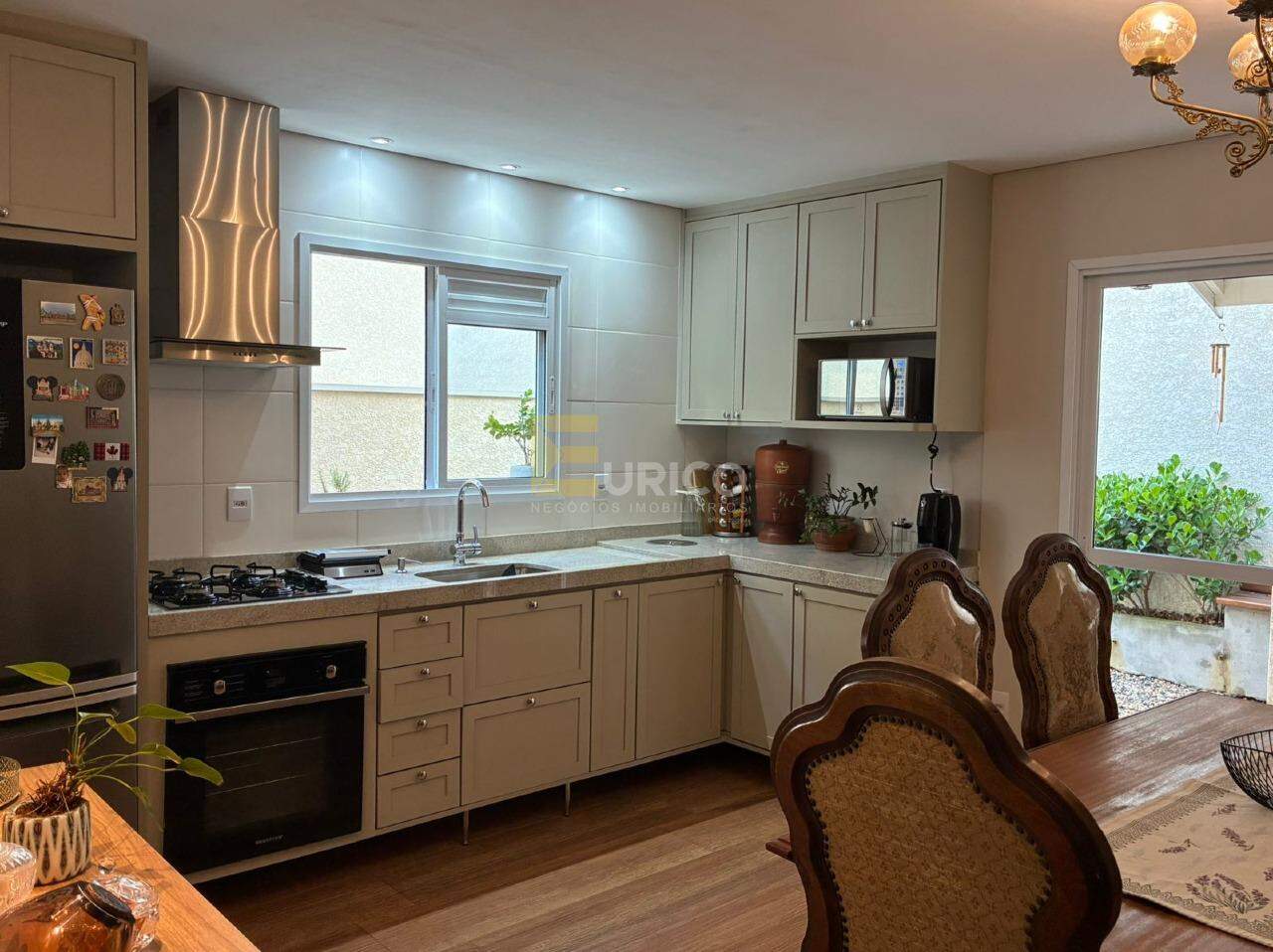 Casa em condomínio à venda no Condomínio Villaggio Imperiale em Louveira/SP: 