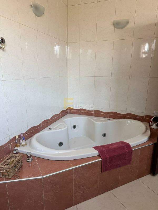Casa em condomínio à venda no Condomínio Reserva Colonial em Valinhos/SP: 