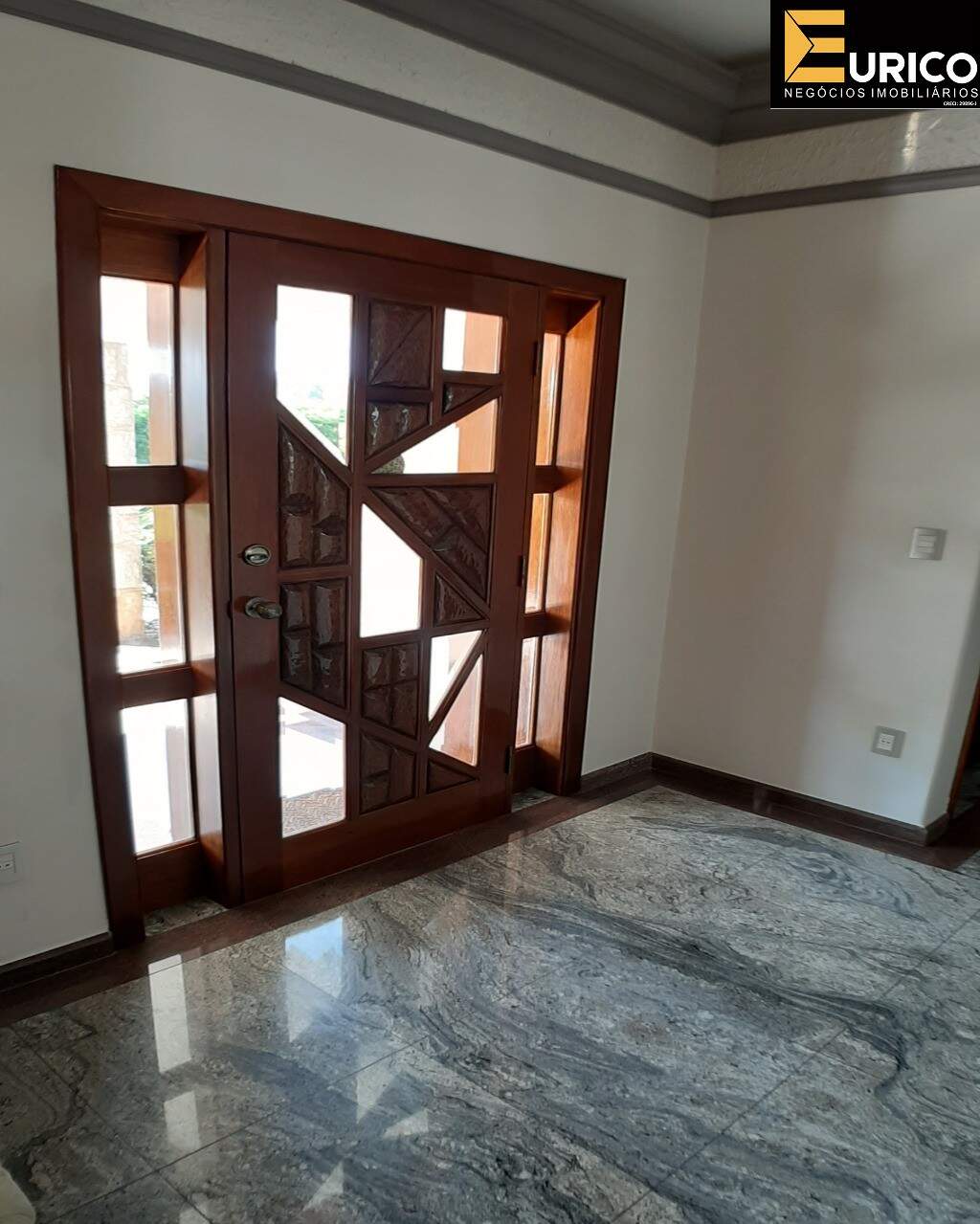 Casa à venda no Condomínio Vista Alegre - Sede em Vinhedo/SP: Foto 01