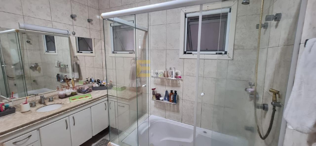 Casa em condomínio à venda no Condomínio Vista Alegre - Sede em Vinhedo/SP: 