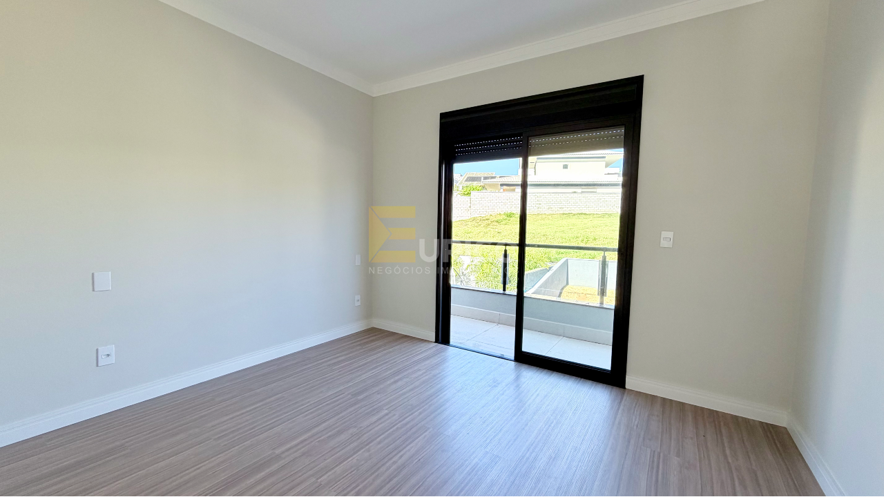 Casa em condomínio à venda no Condomínio Reserva dos Vinhedos em Louveira/SP: 