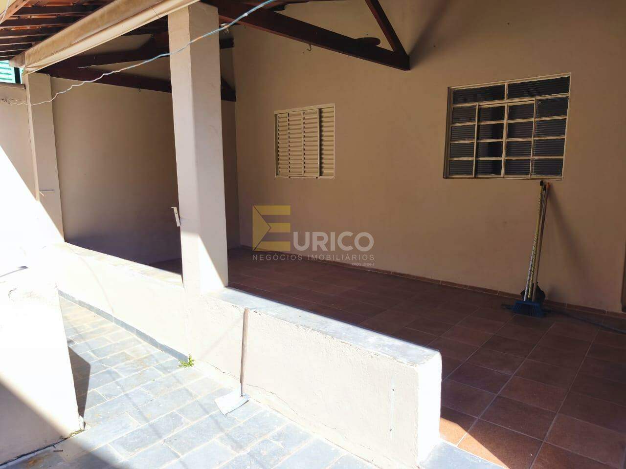 Casa à venda no PARQUE DAS COLINAS em Valinhos/SP: 