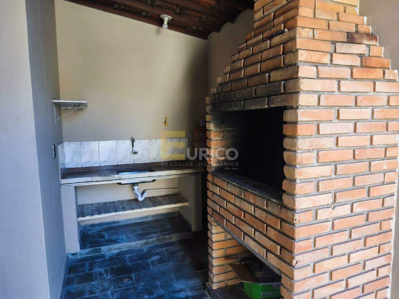 Casa à venda no PARQUE DAS COLINAS em Valinhos/SP: 