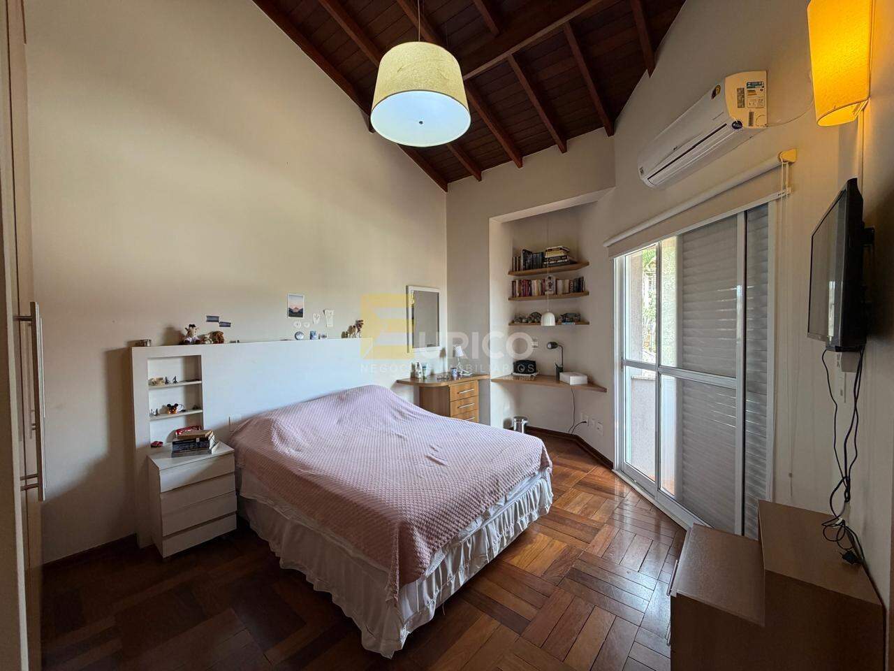 Casa em condomínio à venda no Condomínio Residencial Terras do Caribe em Valinhos/SP: 