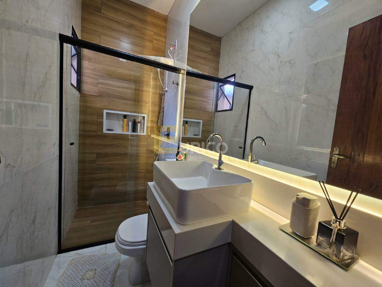 Casa à venda no JARDIM DO LAGO em Valinhos/SP: 