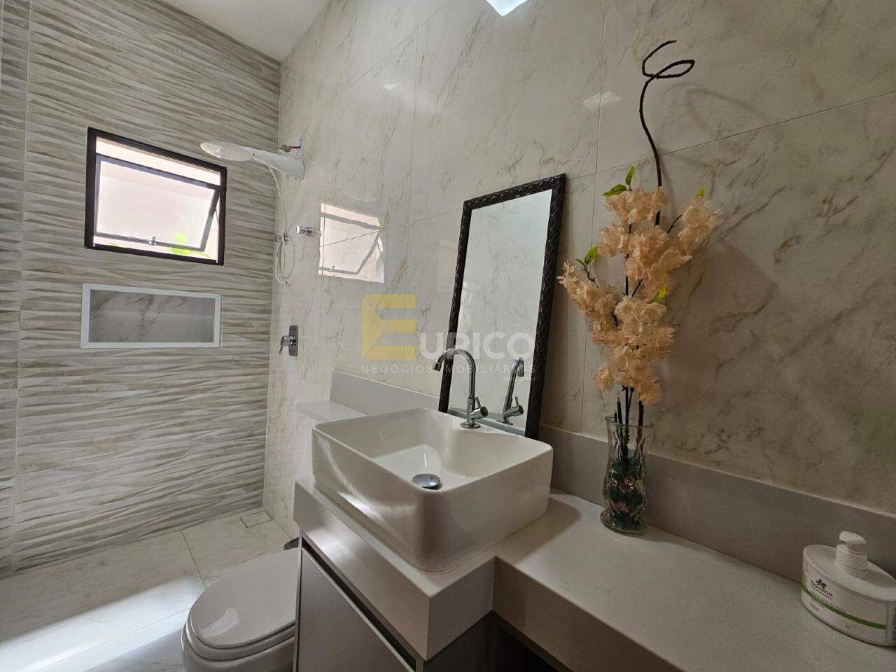 Casa à venda no JARDIM DO LAGO em Valinhos/SP: 