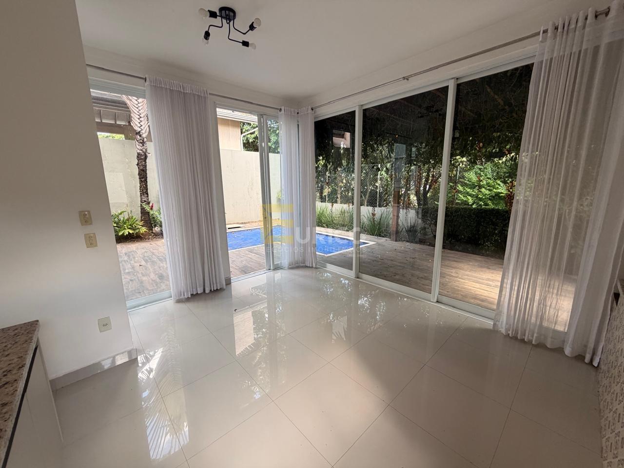 Casa em condomínio à venda no Condomínio Recanto dos Paturis em Vinhedo/SP: 