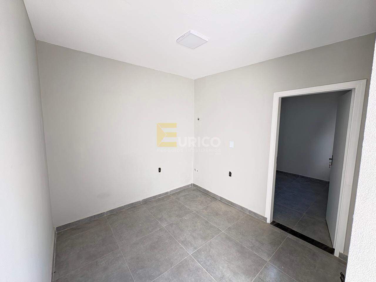 Casa à venda no Capela em Vinhedo/SP: cozinha edicula