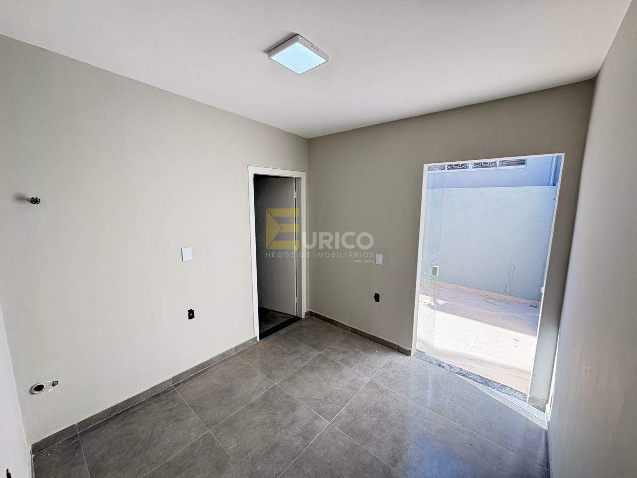 Casa à venda no Capela em Vinhedo/SP: cozinha edicula