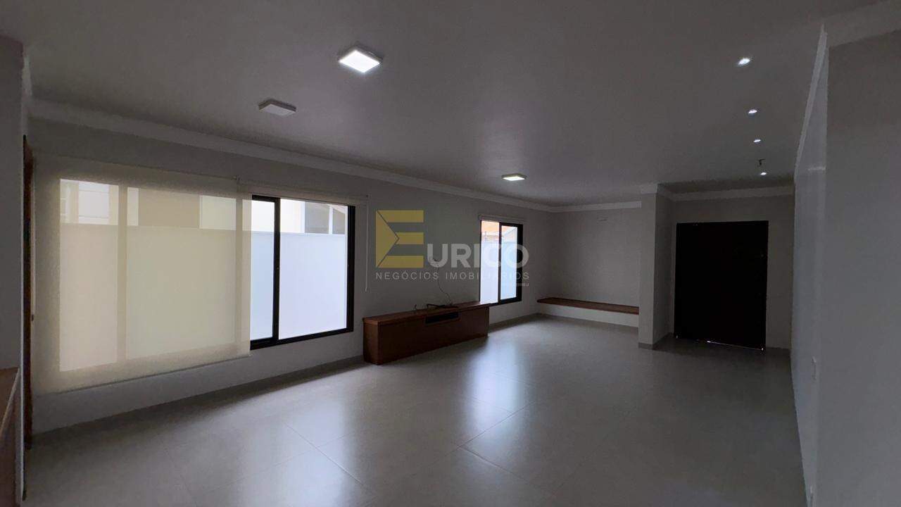 Casa em condomínio para aluguel no Condomínio Recanto dos Paturis em Vinhedo/SP: SALA AMPLA