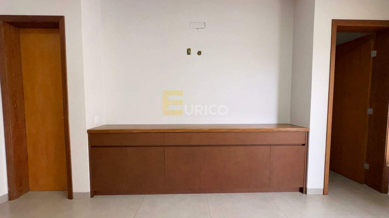 Casa em condomínio para aluguel no Condomínio Recanto dos Paturis em Vinhedo/SP: SALA AMPLA