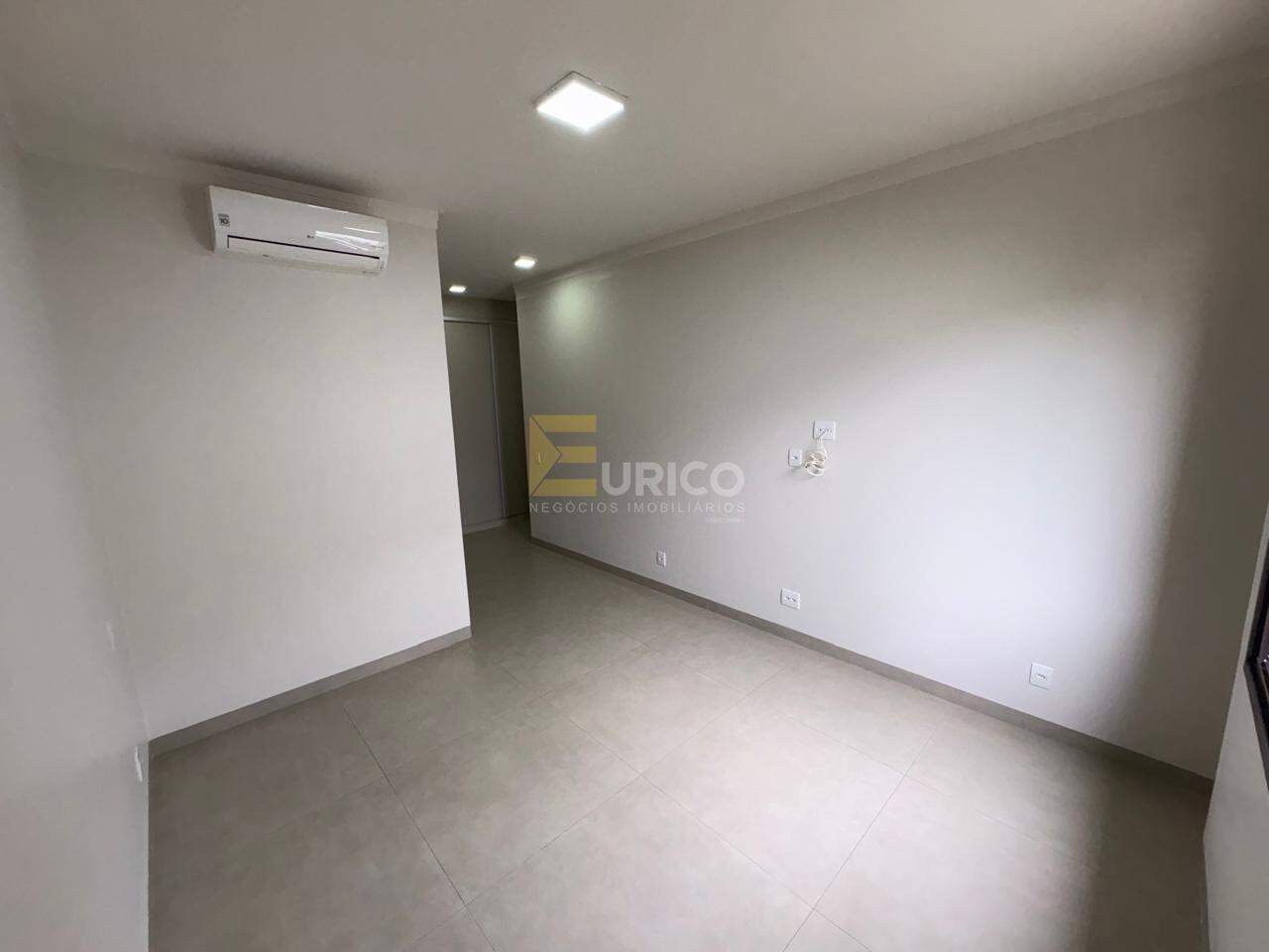 Casa em condomínio para aluguel no Condomínio Recanto dos Paturis em Vinhedo/SP: SUÍTE PRINCIPAL